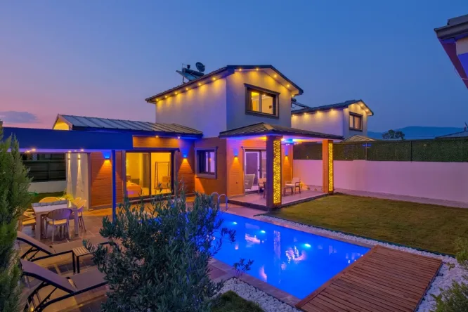 Özel havuzlu Jakuzili Lüks Tatil Villası